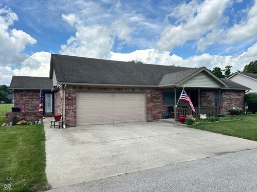 115 N Deer Cliff Dr, Crawfordsville, IN, 47933-2288 | Card Image
