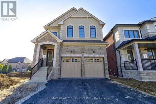 34 Donnybrook Court, Brampton (Vales of Castlemore), ON, L6P1T6 | Card Image
