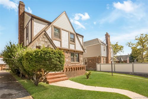 117 222nd St, Cambria Heights, NY, 11411-1616 | Card Image