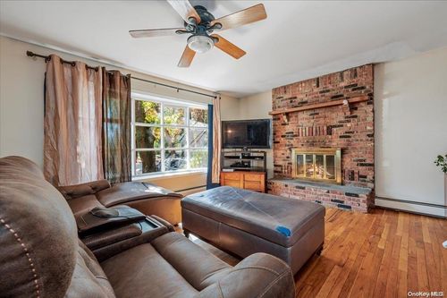 109 Echo Ave, Miller Place, NY, 11764-2205 | Card Image