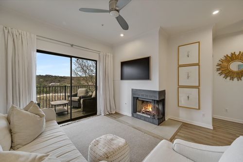apt-225-1741 Spyglass Dr, Austin, TX, 78746-6888 | Card Image