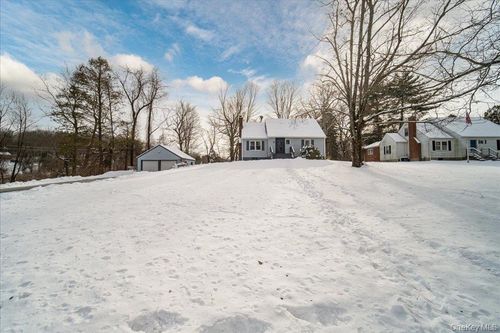 392 Titusville Rd, Poughkeepsie, NY, 12603-2922 | Card Image