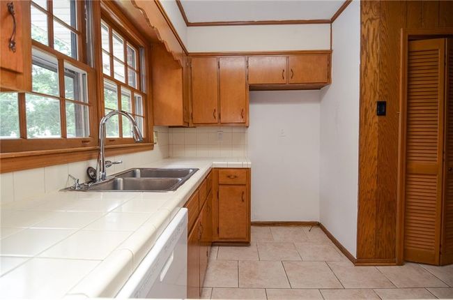 879 Old Tucker Rd, House other with 3 bedrooms, 2 bathrooms and 2 parking in Stone Mountain GA | Image 16