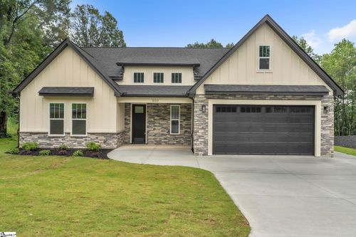 800 Glassy Rd, Landrum, SC, 29356-8967 | Card Image