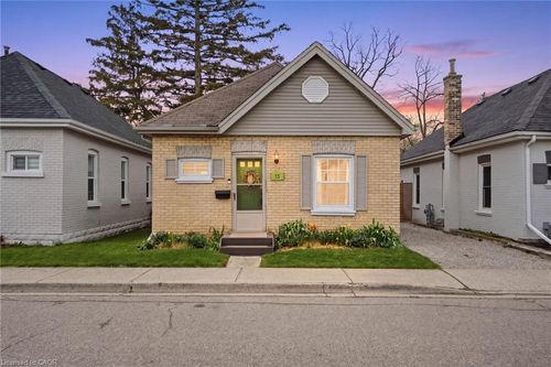 13 Gordon St, Brantford, ON, N3S2M7 | Card Image