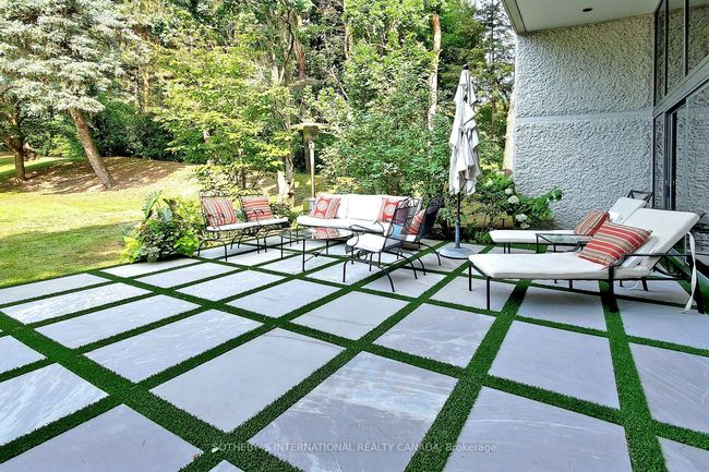 30 High Point Rd, House other with 8 bedrooms, 13 bathrooms and 35 parking in North York ON | Image 23
