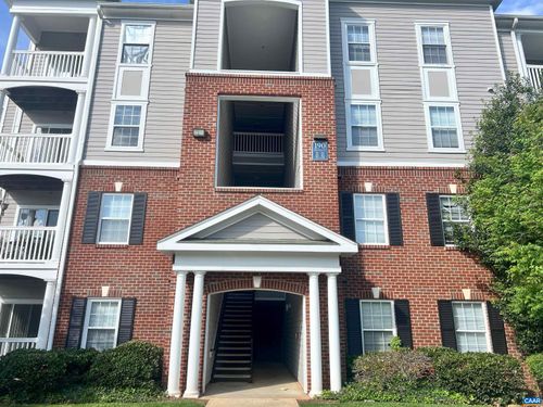 apt-203-190 Yellowstone Dr, CHARLOTTESVILLE, VA, 22903-8119 | Card Image