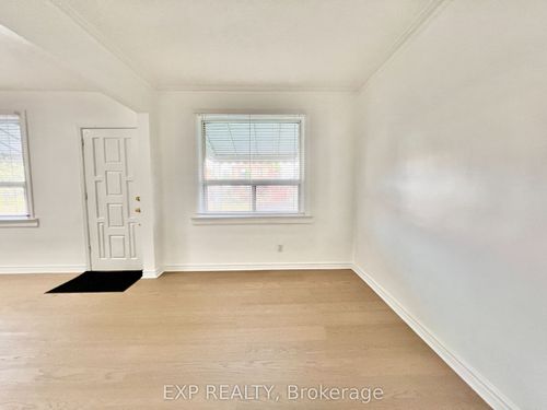 92 Powell Rd, North York, ON, M3K1M9 | Card Image