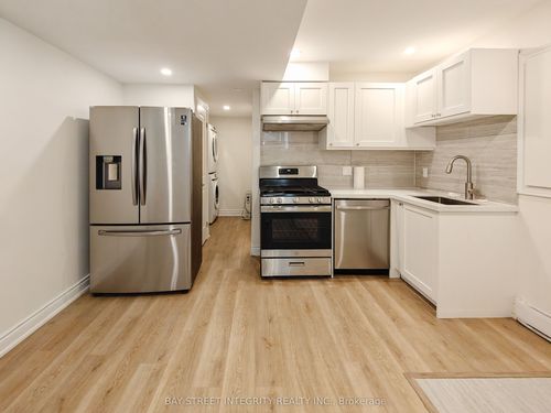 lower-598 Crawford St, Toronto, ON, M6G3K2 | Card Image
