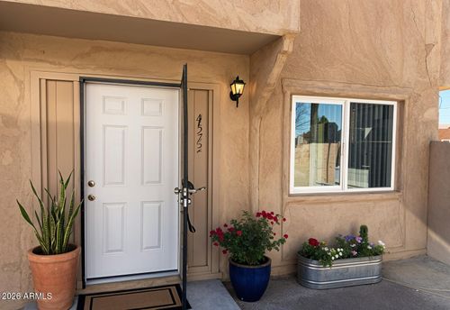 4513 E Riverside St, Phoenix, AZ, 85040-2039 | Card Image