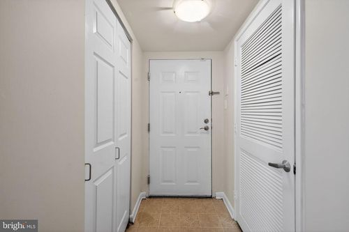 t-1619 Gainesville St Se, WASHINGTON, DC, 20020-3272 | Card Image