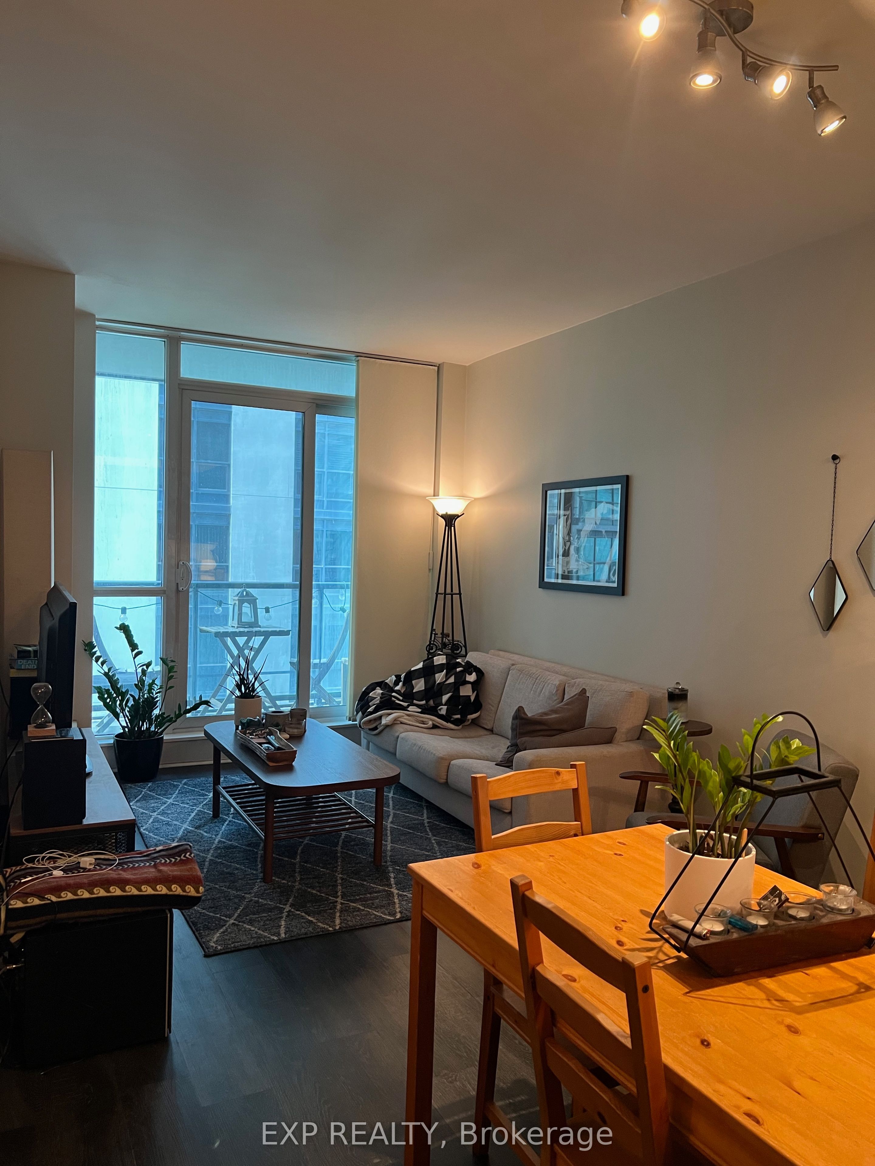 Residential Lease in Toronto C08 3