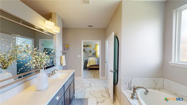 Master bathroom | Image 23