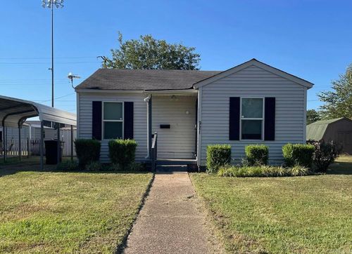 921 Cedar St, Trumann, AR, 72472-2124 | Card Image
