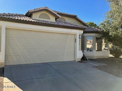 2307 E Kelton Ln, Phoenix, AZ, 85022-2944 | Card Image