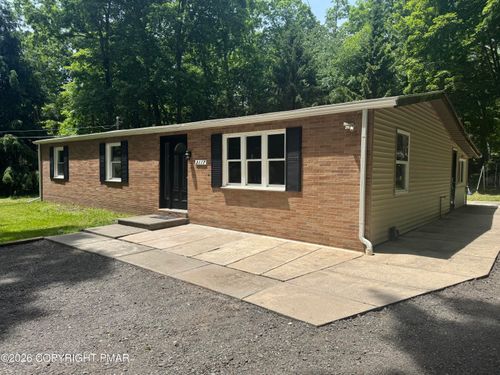 2117 Heathrow Ln, Stroudsburg, PA, 18360-7458 | Card Image