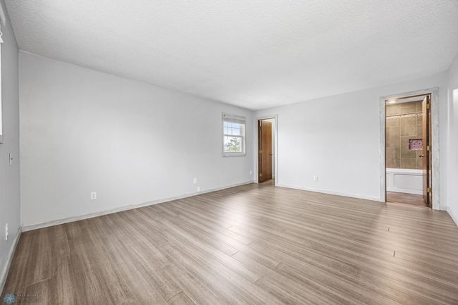 Primary Bedroom | Image 32