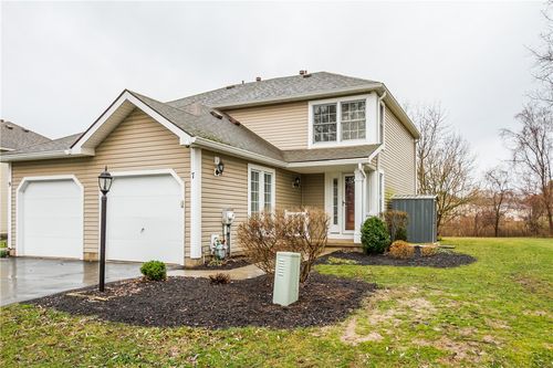 7 Camberley Pl, Penfield, NY, 14526-2761 | Card Image
