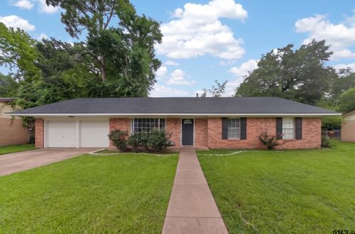 813 E Clinton Ave, Athens, TX, 75751-2908 | Card Image