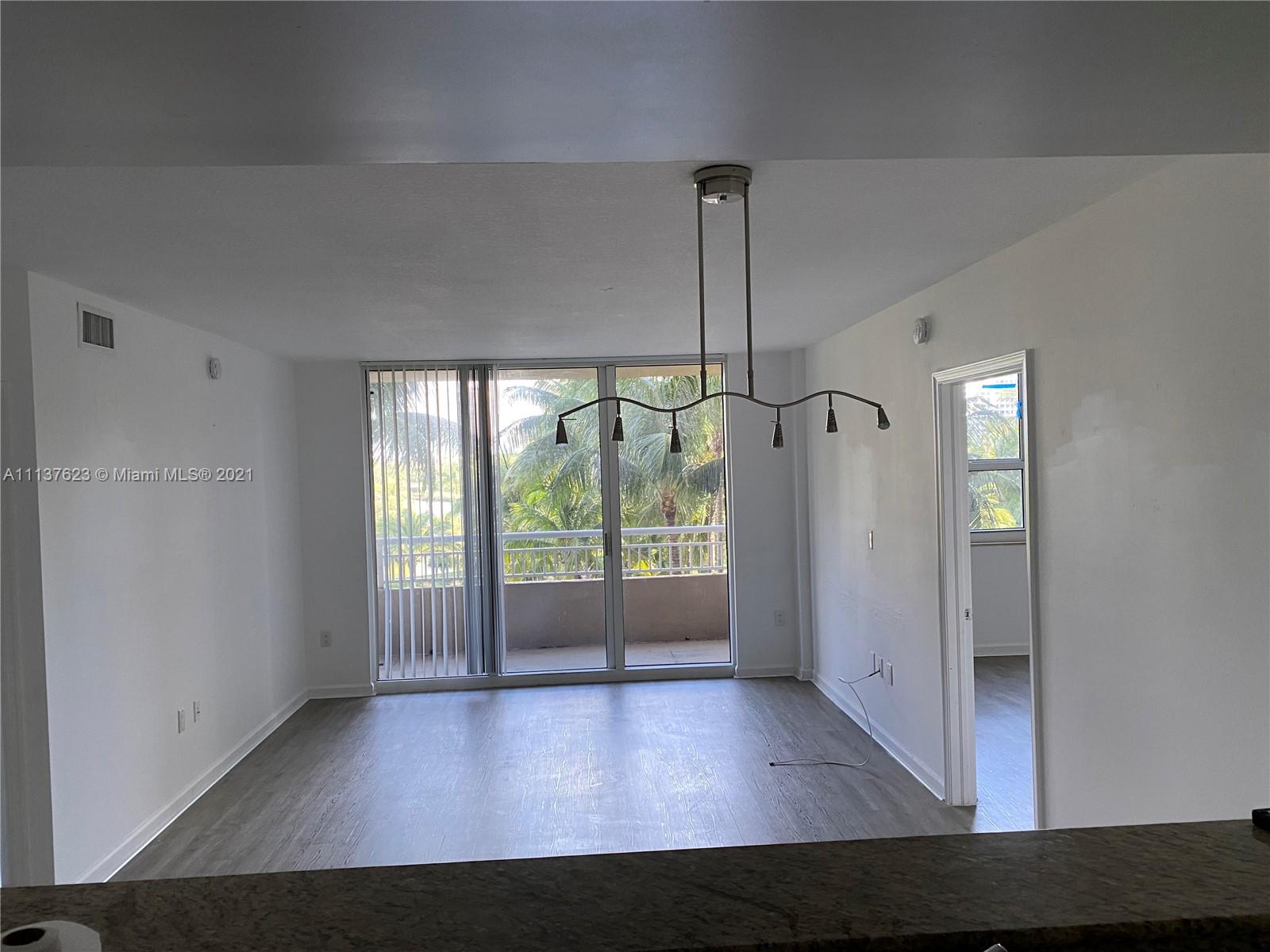 315 19501 W Country Club Dr, Leased in Aventura Zoocasa