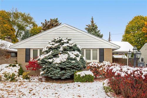25 Sora Dr, Mississauga, ON, L5M1B3 | Card Image