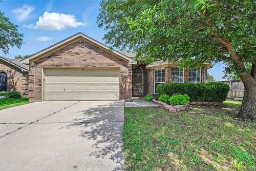 10700 Irish Glen Trl, Haslet, TX, 76052-5152 | Card Image