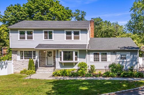 303 Maplewood Rd, Huntington Station, NY, 11746-2854 | Card Image