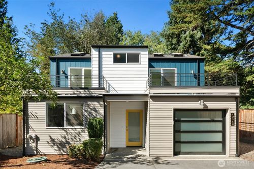b-1036 Ne 102nd St, Seattle, WA, 98125-7520 | Card Image