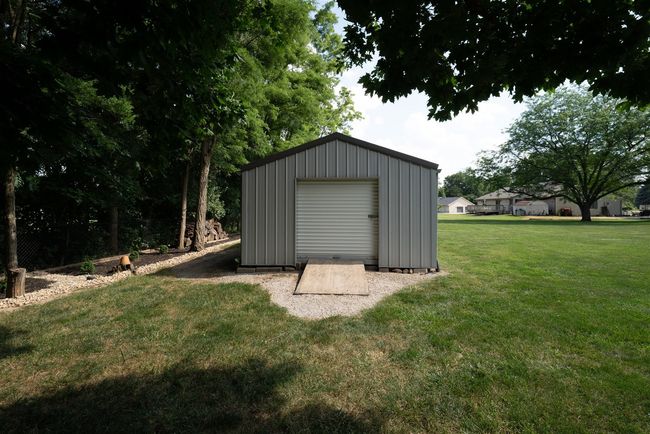 307 Blue Jay Dr, House other with 4 bedrooms, 4 bathrooms and 2 parking in Le Roy IL | Image 45