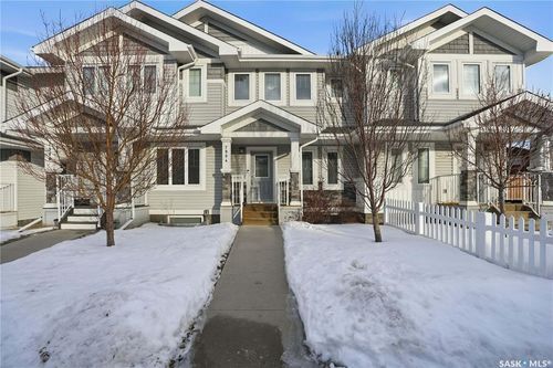 7904 Canola Ave, Regina, SK, S4Y0E8 | Card Image