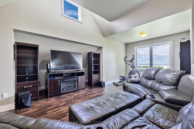 4735 20 Th Sideroad, House other with 4 bedrooms, 3 bathrooms and 4 parking in Thornton ON | Image 29