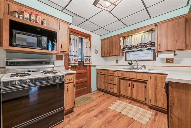 3294 Millers Run Rd, House other with 3 bedrooms, 1 bathrooms and 1 parking in Cecil PA | Image 9