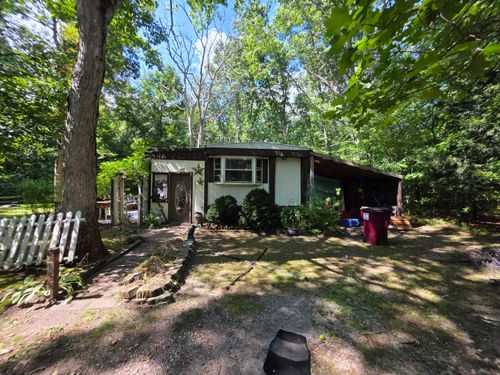 10831 Parkwood Dr, Montague, MI, 49437-9529 | Card Image