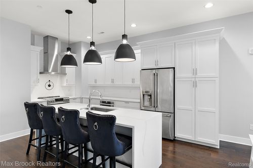 g-1021 S Washington Ave, Royal Oak, MI, 48067-3217 | Card Image
