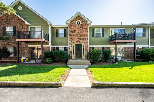 204-1535 Raymond Dr, Naperville, IL, 60563-9715 | Card Image