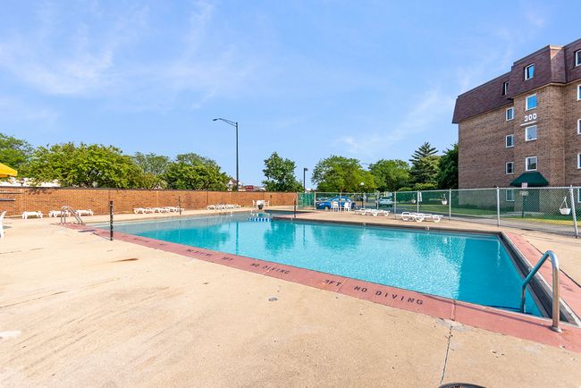 APT-202 - 300 S Roselle Rd, Home with 1 bedrooms, 1 bathrooms and 2 parking in Schaumburg IL | Image 14