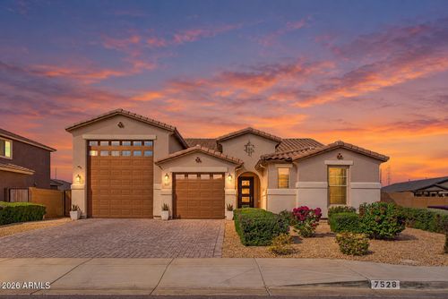 7528 W Odeum Ln, Phoenix, AZ, 85043-1237 | Card Image