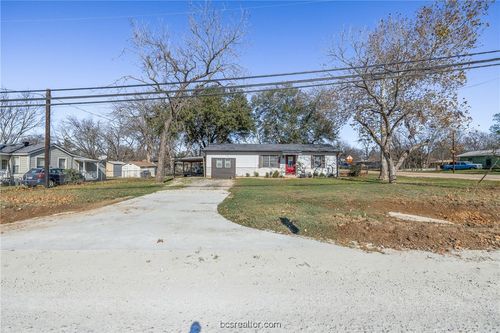 500 N Banks St, Caldwell, TX, 77836-1322 | Card Image