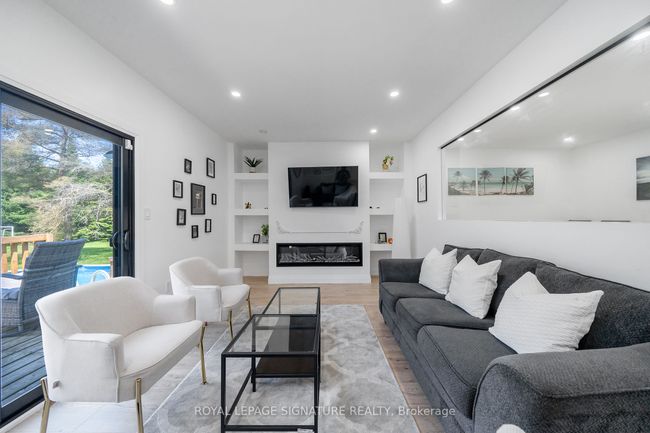 20 Hillview Cres, House other with 6 bedrooms, 5 bathrooms and 8 parking in Midhurst ON | Image 8