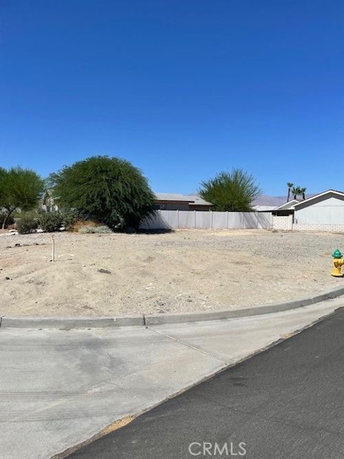 33570 Walton Cir, Thousand Palms, CA, 92276-4078 | Card Image