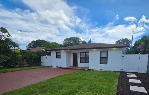 320 Sterling Ave, Delray Beach, FL, 33444-2266 | Card Image