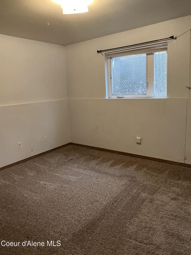Basement bedroom | Image 21