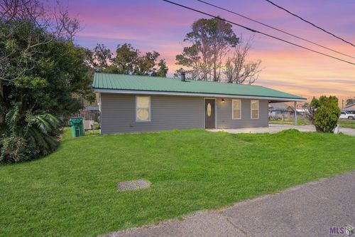408 Dantin St, Raceland, LA, 70394-3258 | Card Image