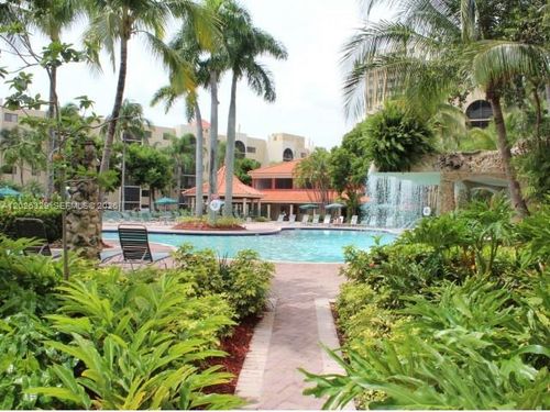 304-9621 Fontainebleau Blvd, Miami, FL, 33172-6856 | Card Image