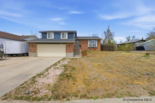 5016 Phoenix Dr, Cheyenne, WY, 82001-6926 | Card Image