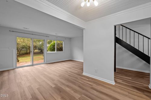 apt-11-220 Elizabeth St, Chapel Hill, NC, 27514-3212 | Card Image