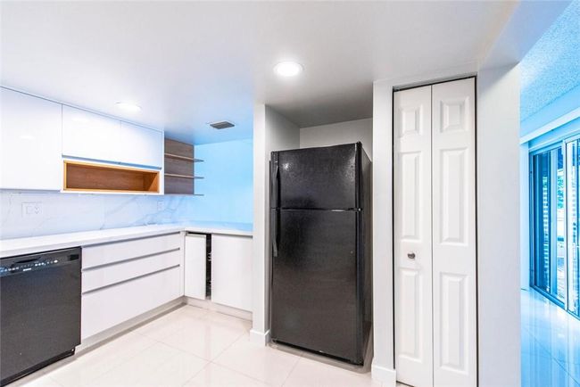 574 - 574 Nw 97 Th Ave, Townhouse with 3 bedrooms, 3 bathrooms and null parking in Plantation FL | Image 6