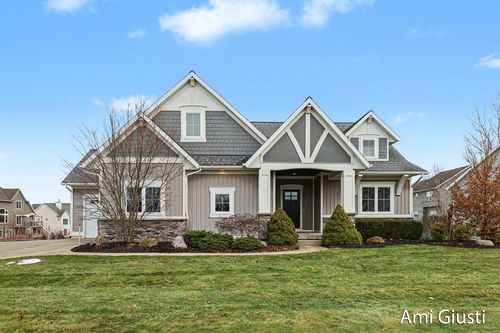 8232 Park West Dr, Jenison, MI, 49428-8633 | Card Image