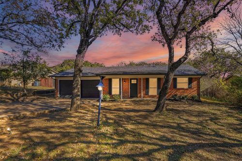 7024 Crabtree Ln, North Richland Hills, TX, 76182-3505 | Card Image