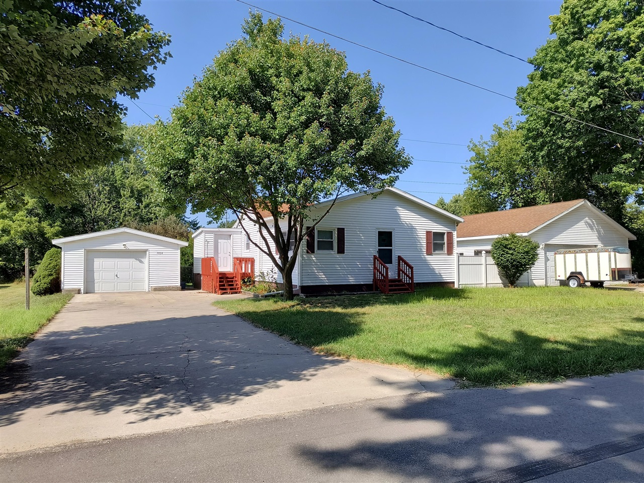 2nd St, Ludington, MI 49431
